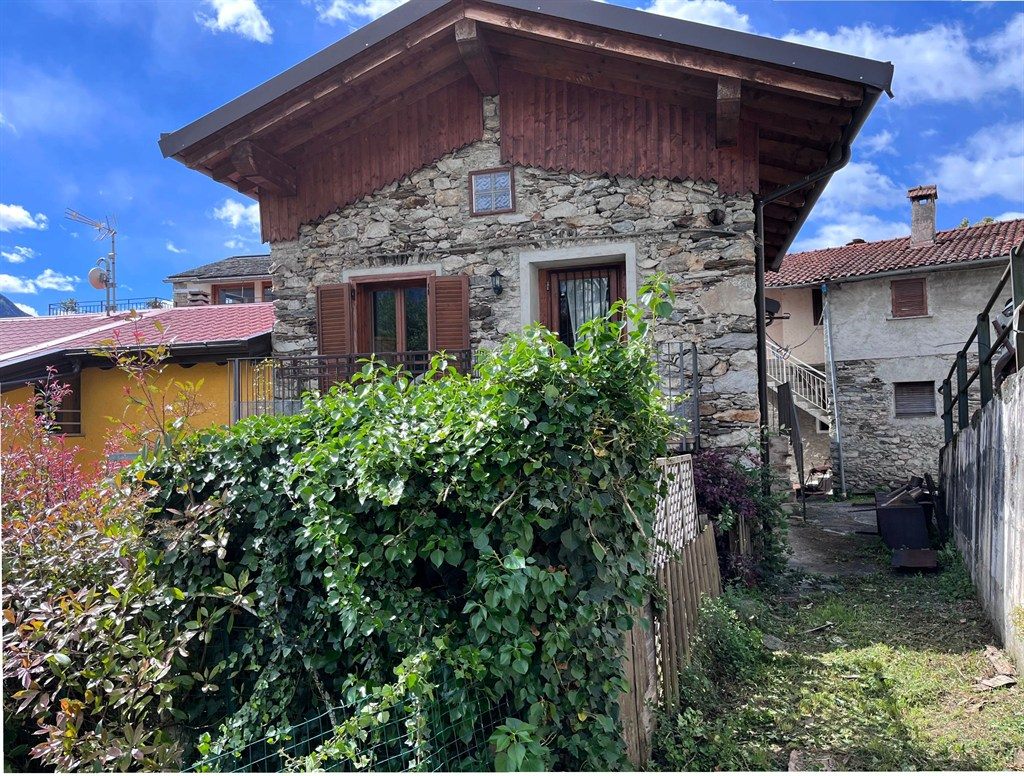 casa in vendita A Sorico (CO)