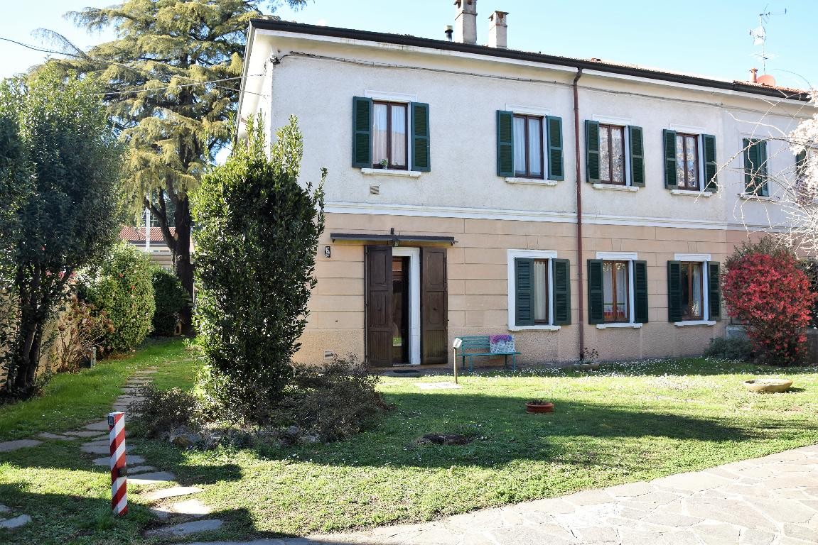 villa in vendita a Cabiate (CO)