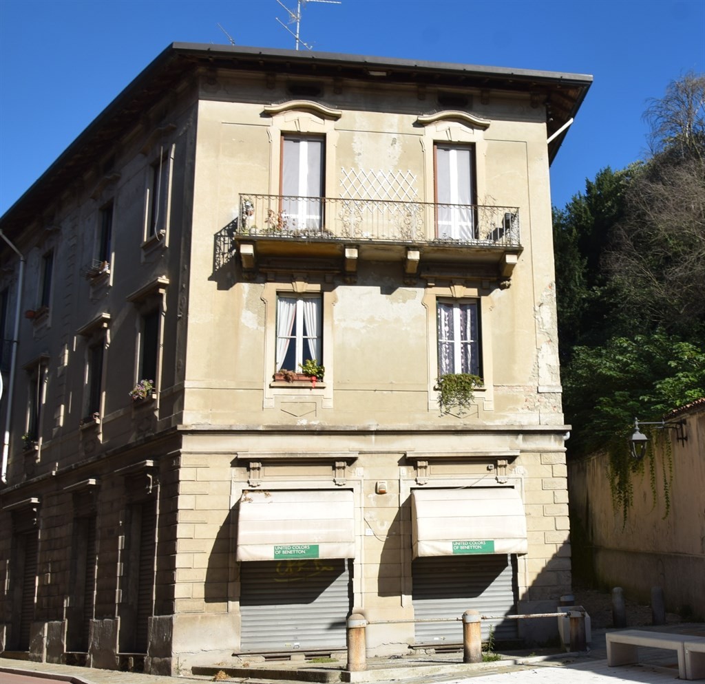 negozio in vendita a Meda (MB)